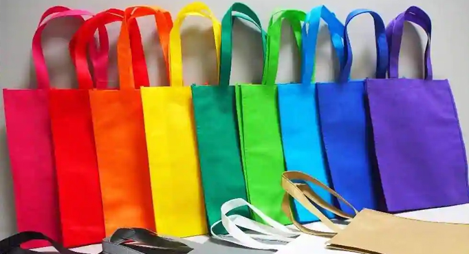 農(nóng)用邊坡綠化無(wú)紡布，汽車(chē)內(nèi)飾無(wú)紡布，家具家居無(wú)紡布，農(nóng)用邊坡綠化無(wú)紡布廠(chǎng)家，汽車(chē)內(nèi)飾無(wú)紡布生產(chǎn)，東莞市旭航新材料科技有限公司